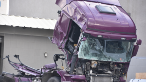 8.19 Port Allen, LA - Crash Involving Tractor-Trailer Kills Unidentified Victim on Rosedale Rd